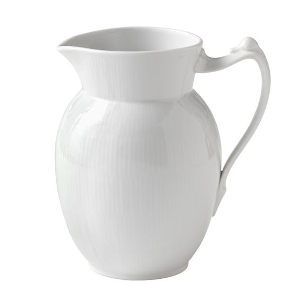 Royal Copenhagen hvid riflet kande 1,7 l.